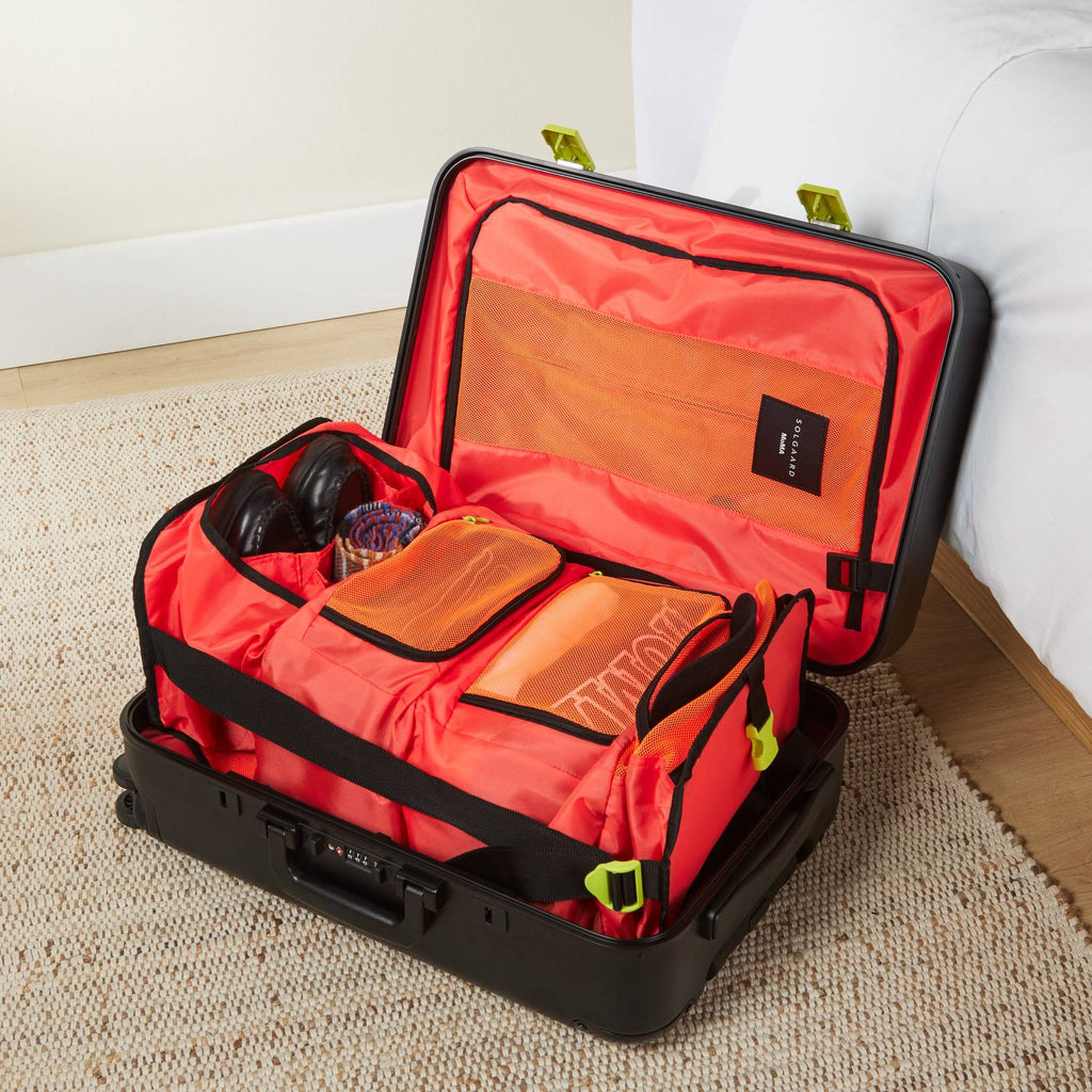 MoMA Solgaard Carry-On Closet Suitcase 4.0 - Black